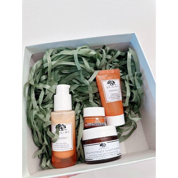 NWB Origins All Time Essentials Skincare Gift Set - Picture 4 of 4
